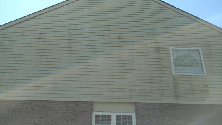 vinyl siding cleaning outdoor improvement home repair and handyman services in cincinnati OH
