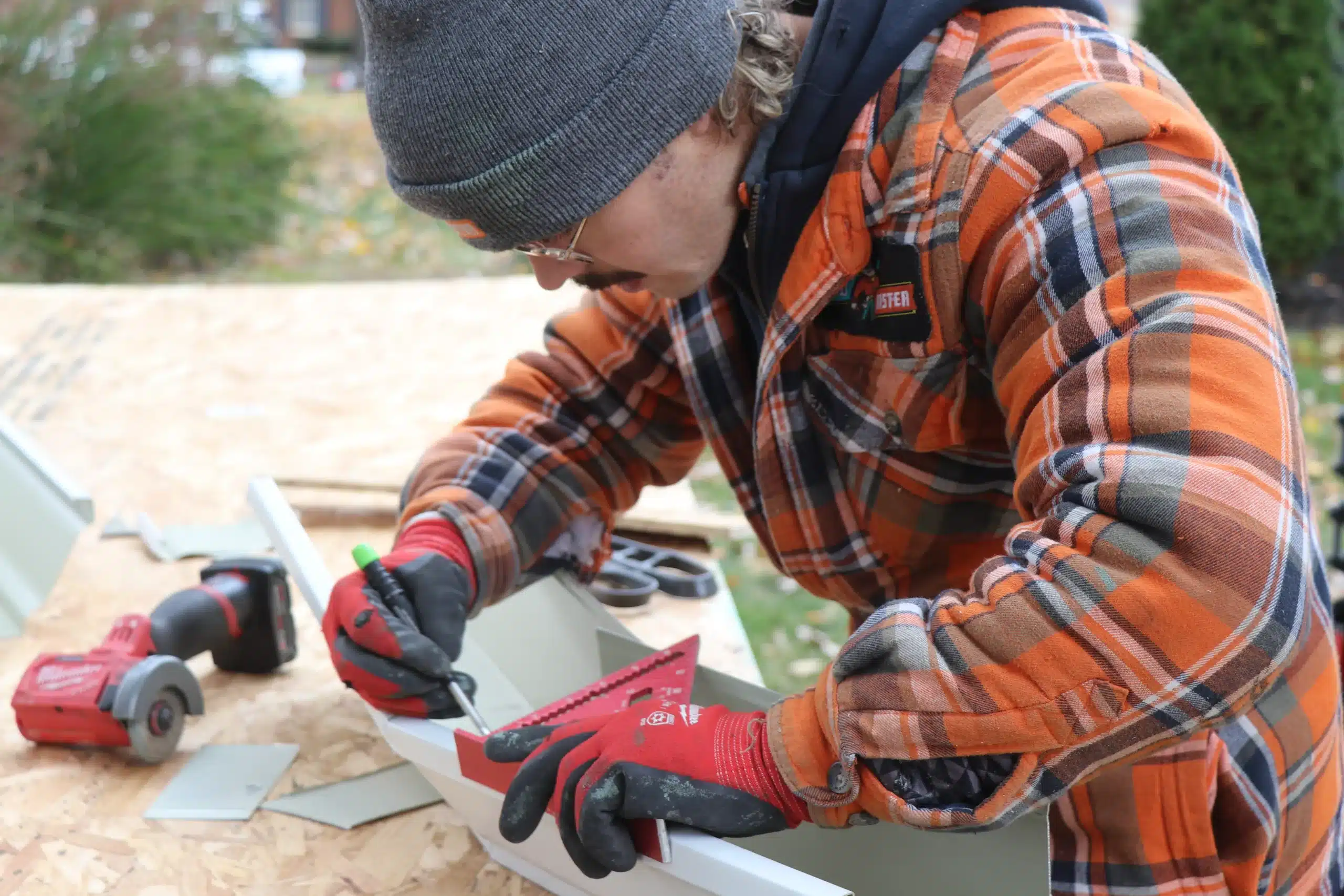 ProMaster craftsman performs West Cincinnati handyman service, gutter repair.