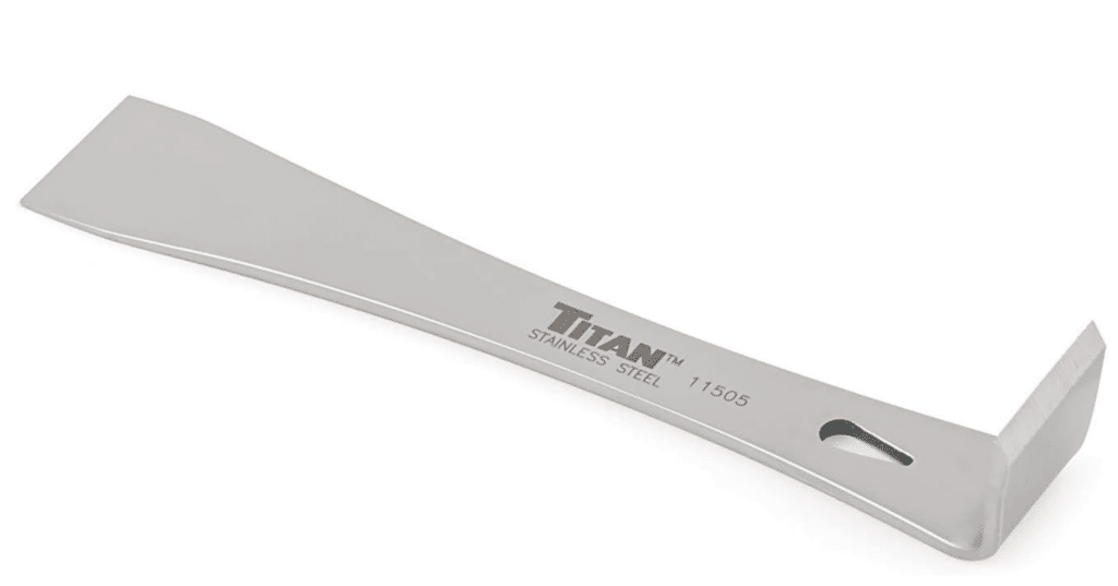 This pry bar is made of stainless steel, giving it superior strength and corrosion resistance.
